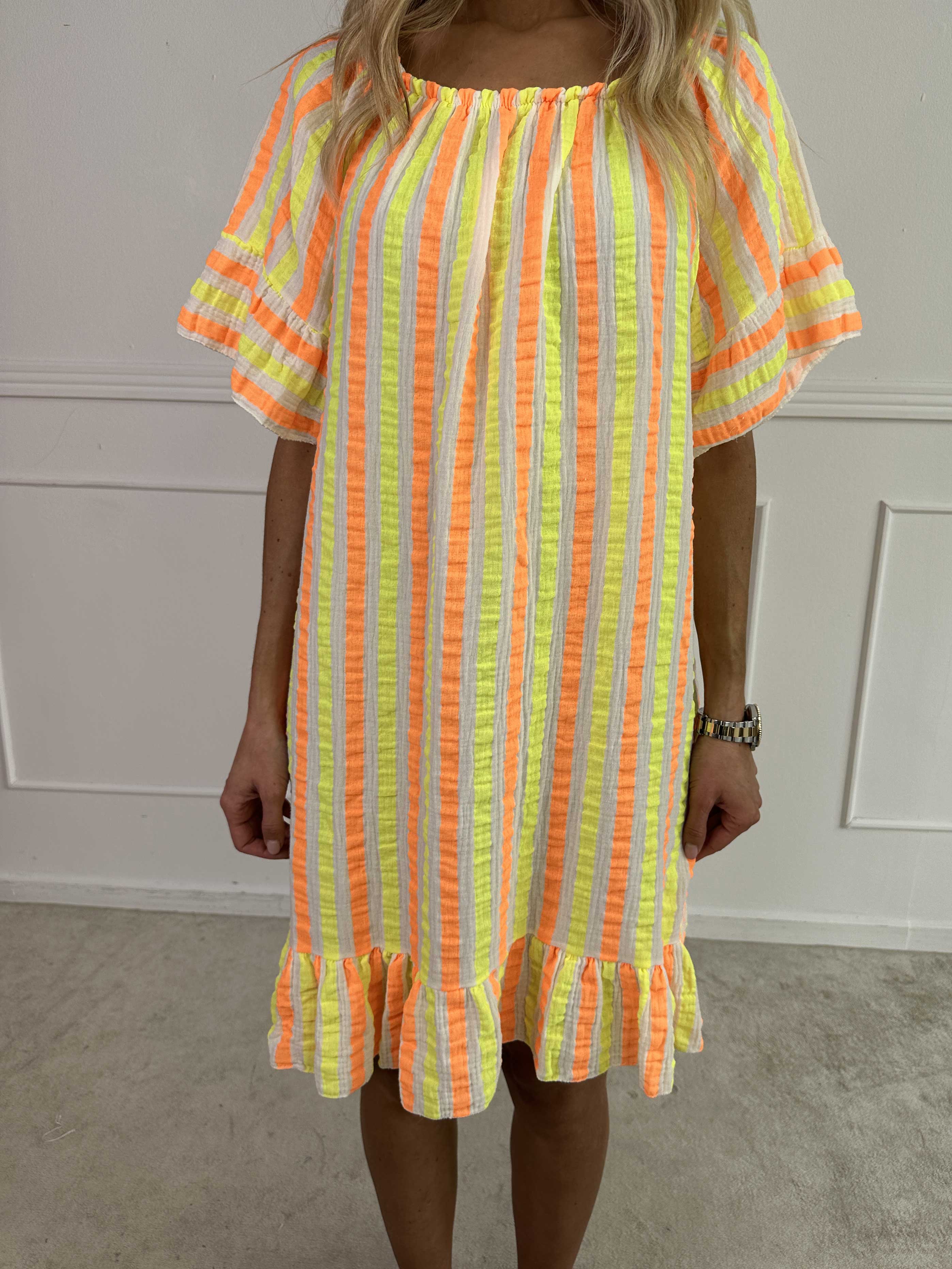 Elsie - Stribet kjole i blødt bomulds bæk og bølge stof